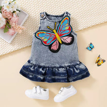 Cargar imagen en el visor de la galería, Vestido jeans con volados y bordado de mariposa

