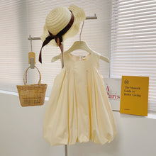 Cargar imagen en el visor de la galería, Vestido liso tipo globo con sombrero

