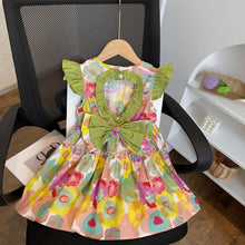 Cargar imagen en el visor de la galería, Vestido con estampas de flores y volados con moño verde
