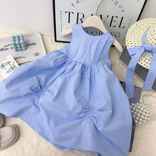 Cargar imagen en el visor de la galería, Vestido celeste y sombrero
