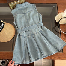 Cargar imagen en el visor de la galería, Vestido jeans con cinto
