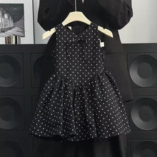 Cargar imagen en el visor de la galería, Vestido negro con motas tipo globo
