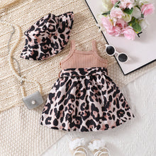 Cargar imagen en el visor de la galería, Vestido beige con volados, cinto y falda animal print con sombrero
