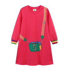 Carregar imagem no visualizador da galeria, Vestido pink con estampa de cartera
