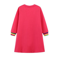 Carregar imagem no visualizador da galeria, Vestido pink con estampa de cartera
