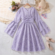 Cargar imagen en el visor de la galería, Vestido floreado lila, cintura engomado con mangas anchas
