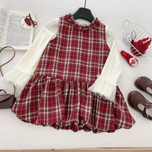 Carregar imagem no visualizador da galeria, Vestido bordo cuadrille y blusa crema con volados
