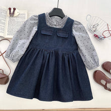 Cargar imagen en el visor de la galería, Vestido jeans con blusa gris con motas
