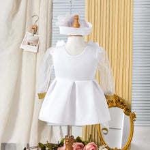 Cargar imagen en el visor de la galería, Vestido blanco con mangas de tul y vincha de flor
