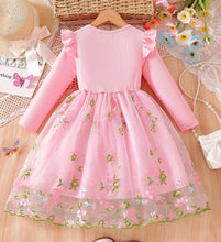 Cargar imagen en el visor de la galería, Vestido con volados y falda de tul con flores
