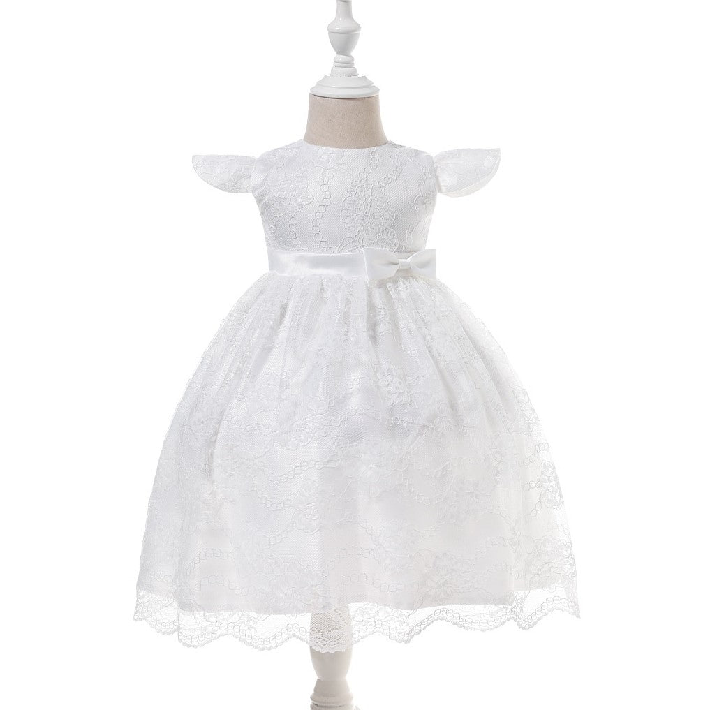 Vestido blanco con manga, encaje y moño