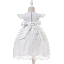 Cargar imagen en el visor de la galería, Vestido blanco con manga, encaje y moño
