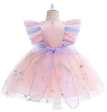 Cargar imagen en el visor de la galería, Vestido rosa con manga colorida, detalles de bordados y brillo
