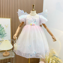 Cargar imagen en el visor de la galería, Vestido de unicornio con detalles de lentejuelas y alas con luces
