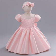 Carregar imagem no visualizador da galeria, Vestido rosa liso con manga, moño y vincha
