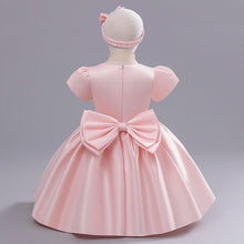 Carregar imagem no visualizador da galeria, Vestido rosa liso con manga, moño y vincha
