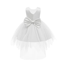 Cargar imagen en el visor de la galería, Vestido blanco de tul con encajes, perlas y moño
