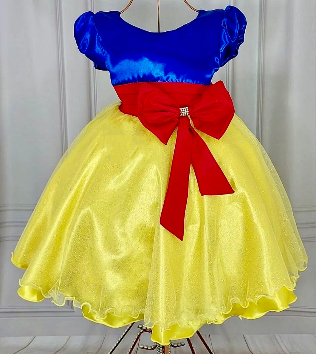Vestido estilo Blancanieves con moño