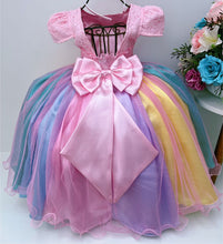 Cargar imagen en el visor de la galería, Vestido rosa con detalles de flores y falda colorida con moño
