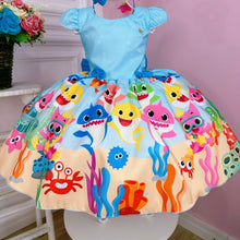 Cargar imagen en el visor de la galería, Vestido con estampas de Baby Shark y moño
