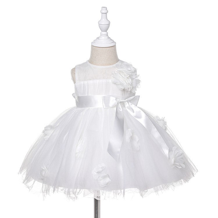 Vestido blanco con flores 3D y moño