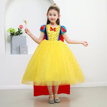 Carregar imagem no visualizador da galeria, Vestido de Blancanieves con capa
