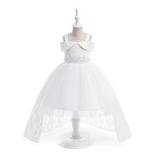 Carregar imagem no visualizador da galeria, Vestido blanco con hombros recto y cola de pato de tul con bordados
