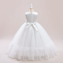 Carregar imagem no visualizador da galeria, Vestido blanco largo con bordados y volados
