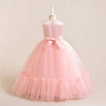 Carregar imagem no visualizador da galeria, Vestido rosa largo con bordados y volados
