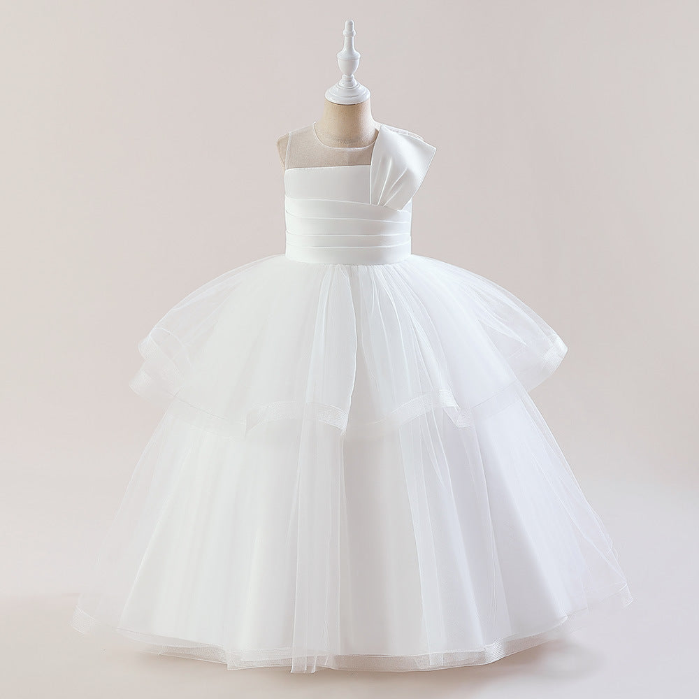 Vestido blanco largo con detalles en el hombro