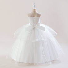 Carregar imagem no visualizador da galeria, Vestido blanco largo con detalles en el hombro
