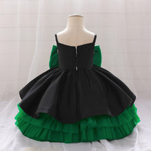 Carregar imagem no visualizador da galeria, Vestido verde con negro, moño grande y falda escalonada
