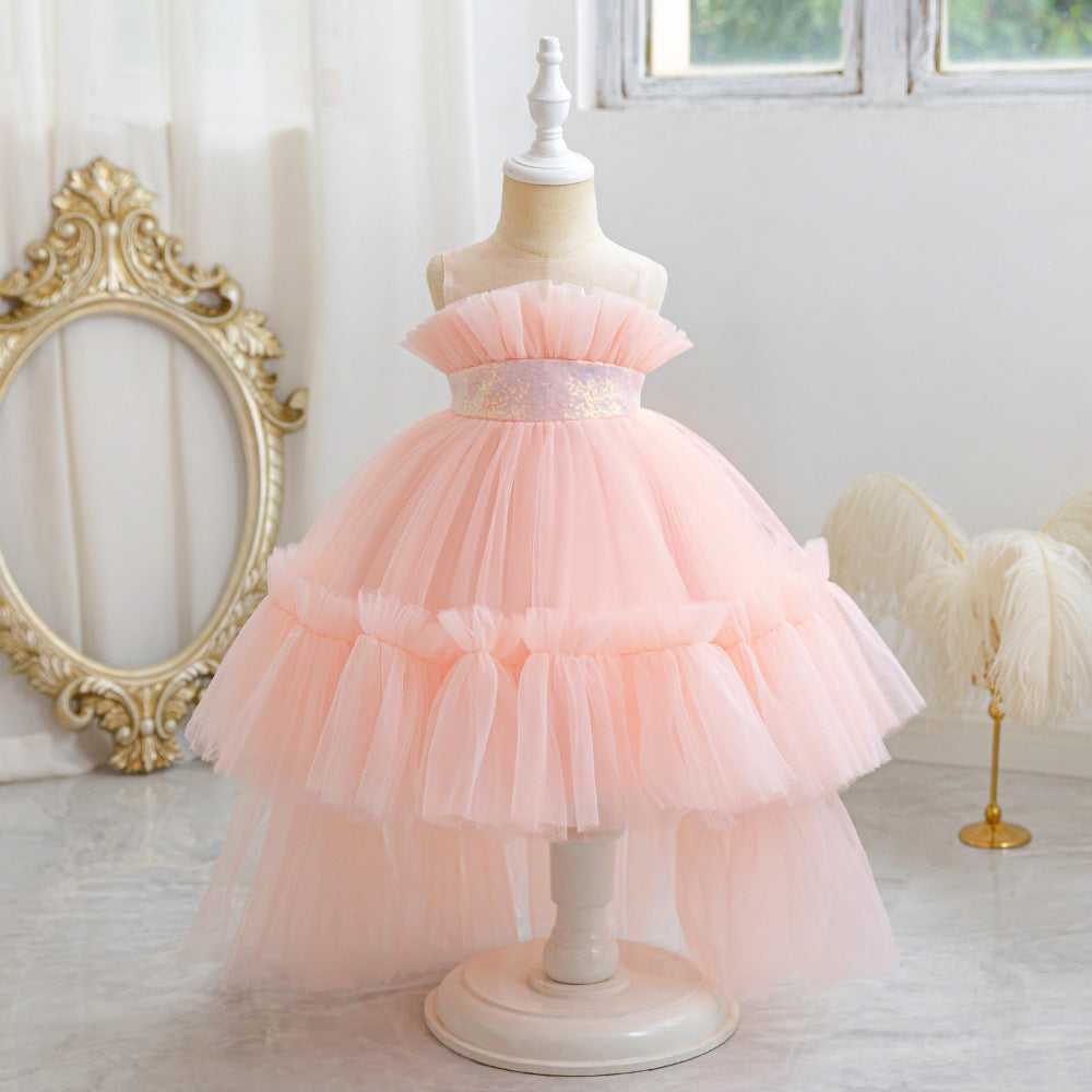 Vestido rosa de tul con lentejuelas y volado con cola de pato