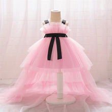 Carregar imagem no visualizador da galeria, Vestido rosa de tul con detalles en negro y cola de pato escalonado
