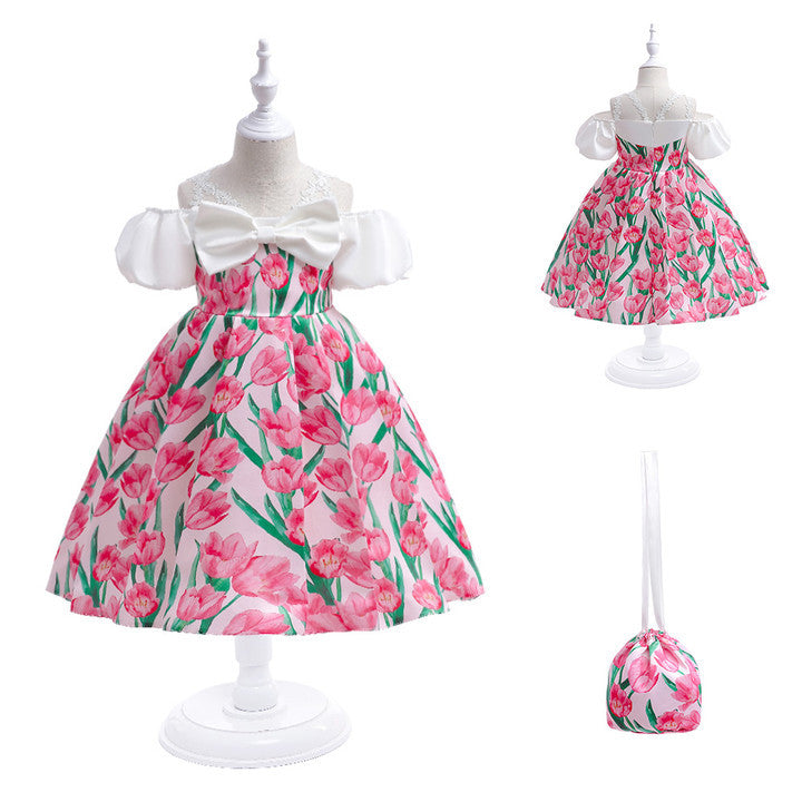 Vestido blanco y rosa con estampas de tulipanes y moño con cartera