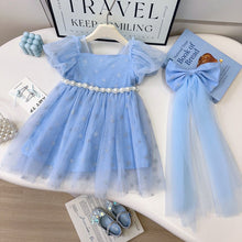 Cargar imagen en el visor de la galería, Vestido celeste con brillo estilo Elsa de Frozen, perlas y moño
