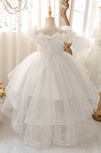 Carregar imagem no visualizador da galeria, Vestido blanco con lentejuelas y cola de pato
