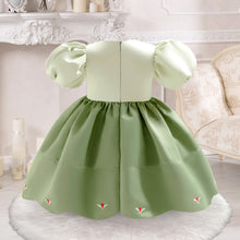 Carregar imagem no visualizador da galeria, Vestido verde con negro estilo Anna de Frozen
