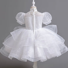 Cargar imagen en el visor de la galería, Vestido blanco con cuello alto, lentejuelas y falda escalonado
