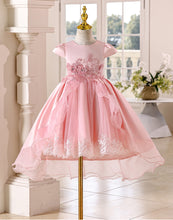 Carregar imagem no visualizador da galeria, Vestido con bordado de flores y cola de pato
