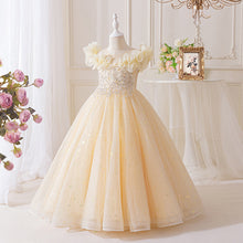 Carregar imagem no visualizador da galeria, Vestido crema largo con lentejuelas y volados
