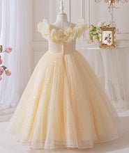Carregar imagem no visualizador da galeria, Vestido crema largo con lentejuelas y volados
