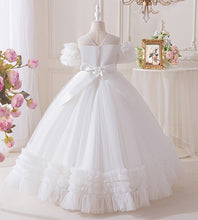 Cargar imagen en el visor de la galería, Vestido blanco largo con flores y perlas
