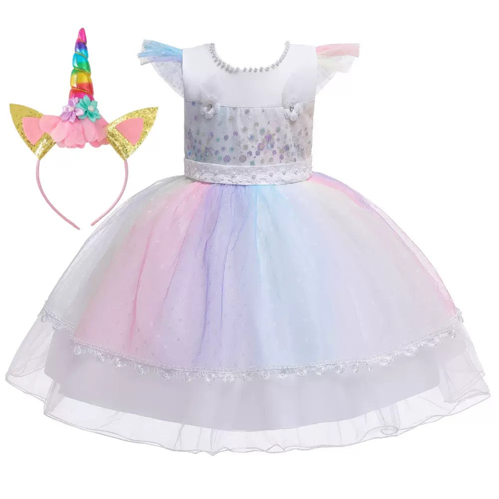 Vestido con brillo y tul colorido con vincha de unicornio