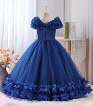 Carregar imagem no visualizador da galeria, Vestido largo con bordados de flores en 3D
