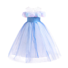 Carregar imagem no visualizador da galeria, Vestido celeste estilo Cenicienta con perlas, manga de tul colorido con mariposas
