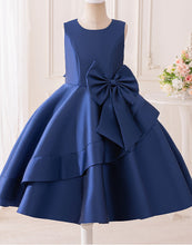 Cargar imagen en el visor de la galería, Vestido liso azul marino con moño
