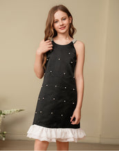 Cargar imagen en el visor de la galería, Vestido negro con perlas y volado en crema
