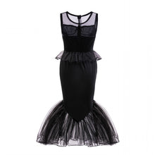 Carregar imagem no visualizador da galeria, Vestido negro estilo esqueleto con collar, varitas, guantes, hebilla y corona
