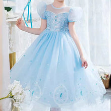 Carregar imagem no visualizador da galeria, Vestido celeste, mangas abullonadas estilo Cenicienta con lentejuelas
